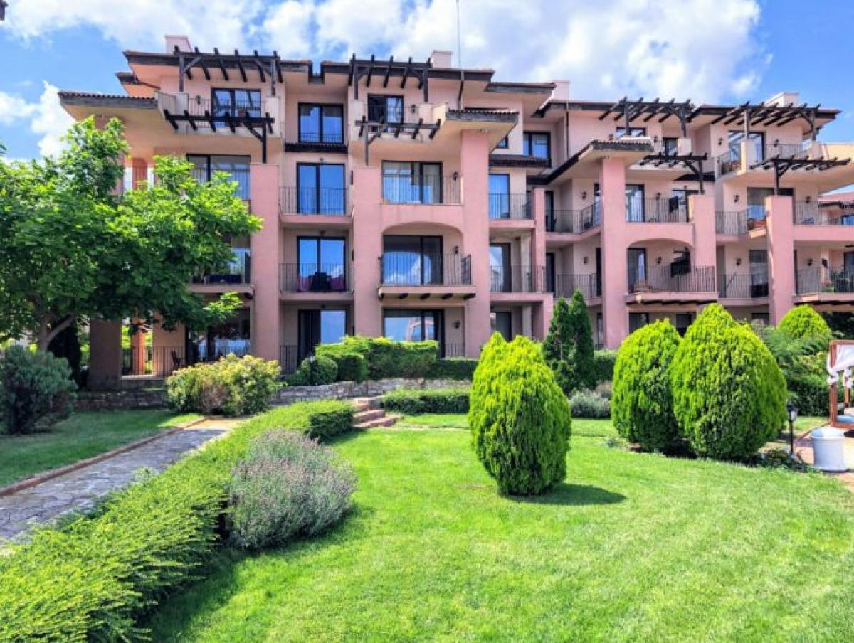 Picture of Apartment For Sale in Topola, Haute-Garonne, Bulgaria