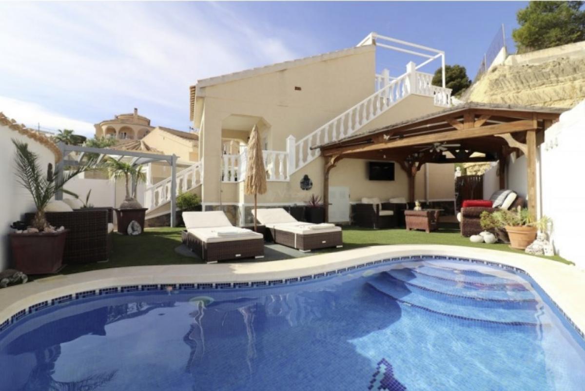 Picture of Villa For Sale in Alcala De Guadaira, Kyrenia, Spain