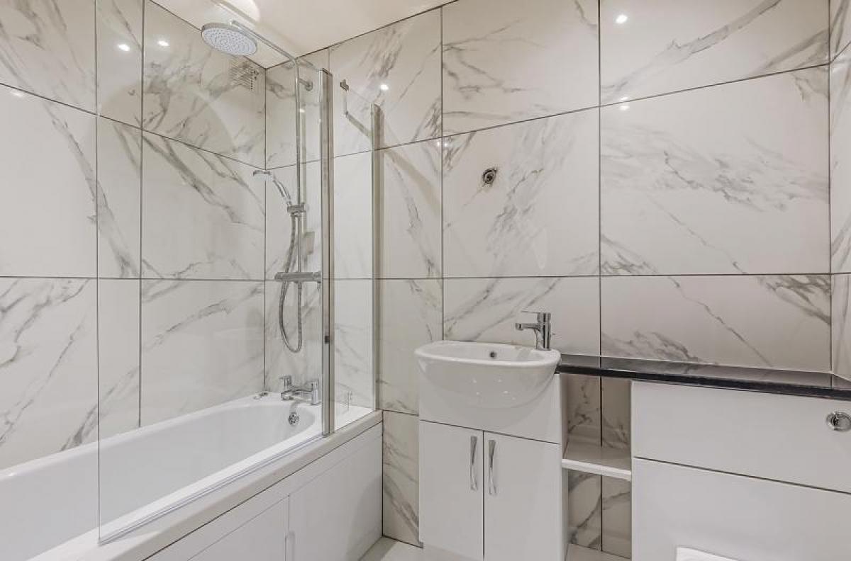 Picture of Bungalow For Sale in Bognor Regis, West Sussex, United Kingdom