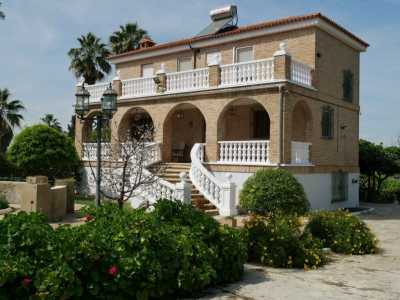 Home For Sale in Carmona, Spain
