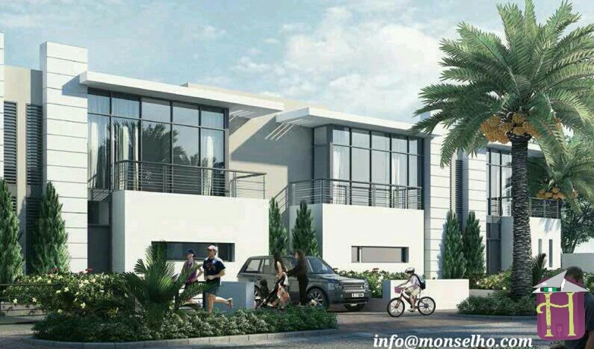Picture of Villa For Sale in Dubai Land, Dubai, United Arab Emirates