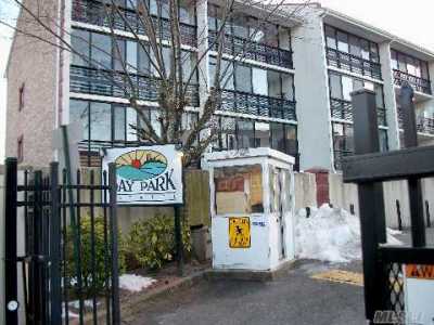 Apartment For Rent in College Point, New York