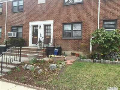 Apartment For Sale in Whitestone, New York