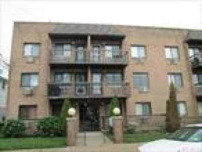 Apartment For Rent in Whitestone, New York
