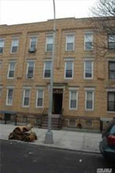 Apartment For Rent in Glendale, New York