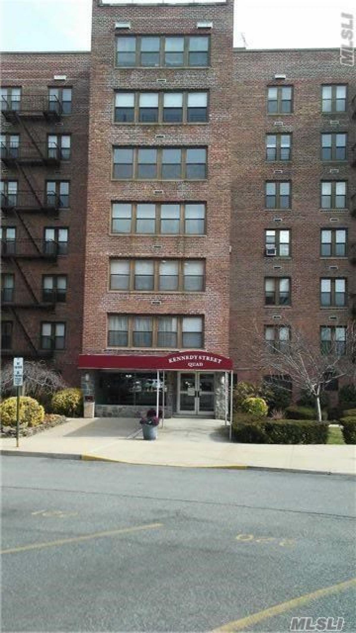 Picture of Apartment For Sale in Bayside, New York, United States