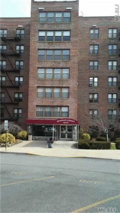 Apartment For Sale in Bayside, New York