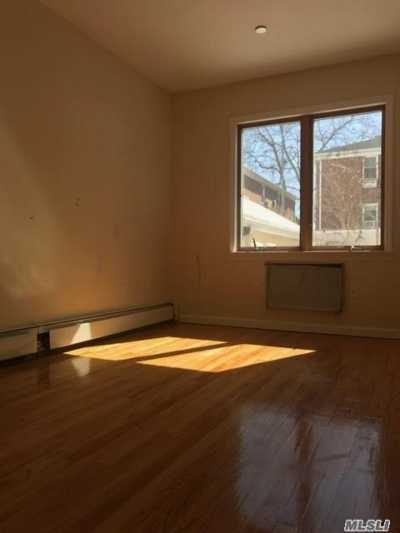 Apartment For Rent in Whitestone, New York