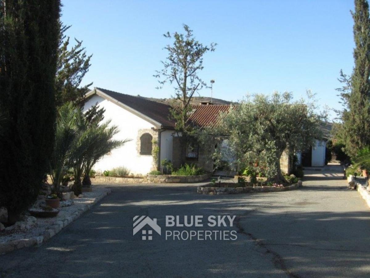 Picture of Bungalow For Sale in Palodeia, Limassol, Cyprus