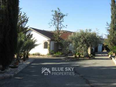 Bungalow For Sale in Palodeia, Cyprus