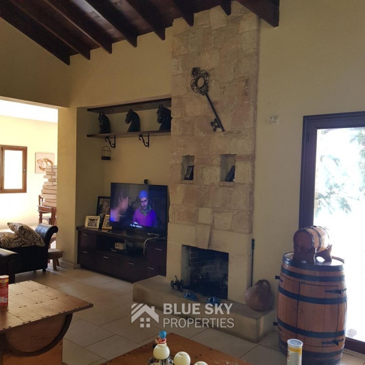 Picture of Home For Sale in Pentakomo, Limassol, Cyprus