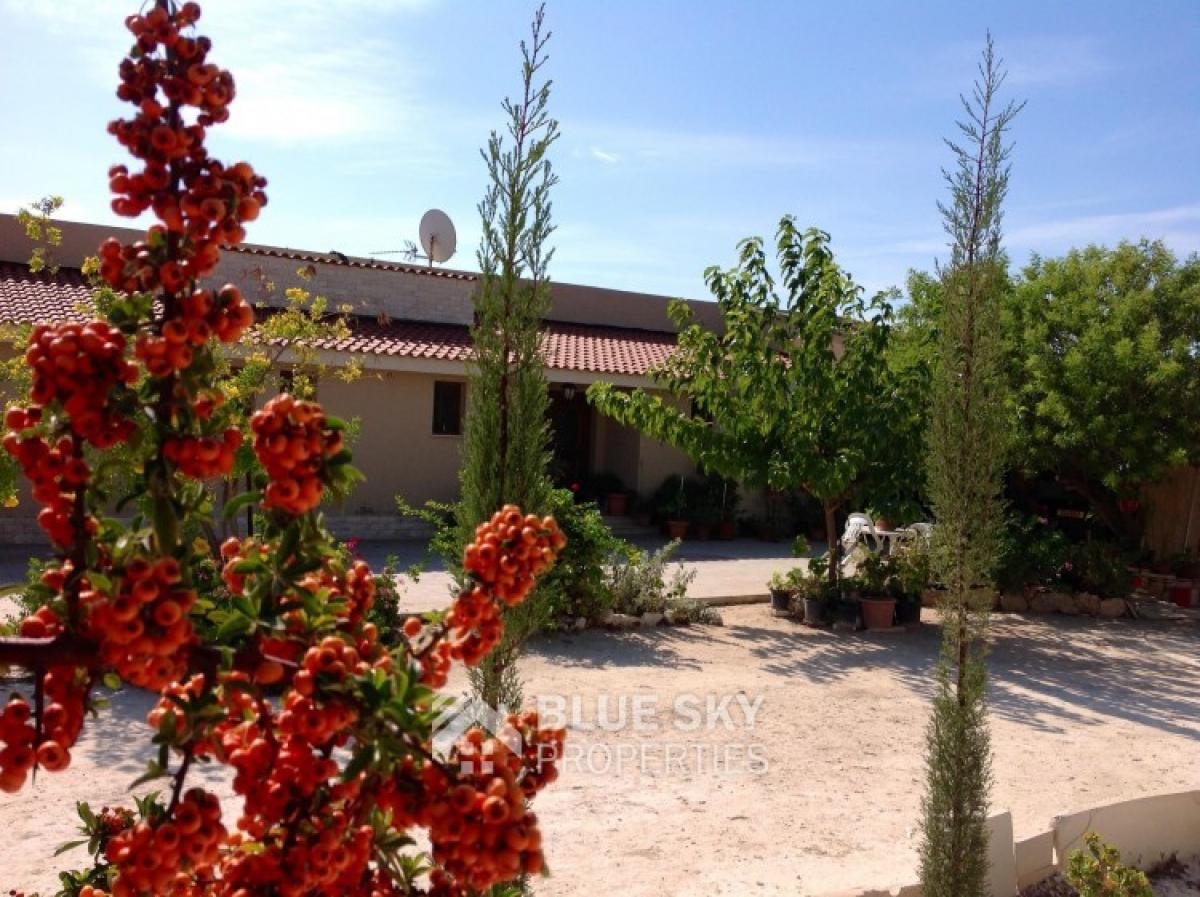 Picture of Home For Sale in Pano Kivides, Limassol, Cyprus