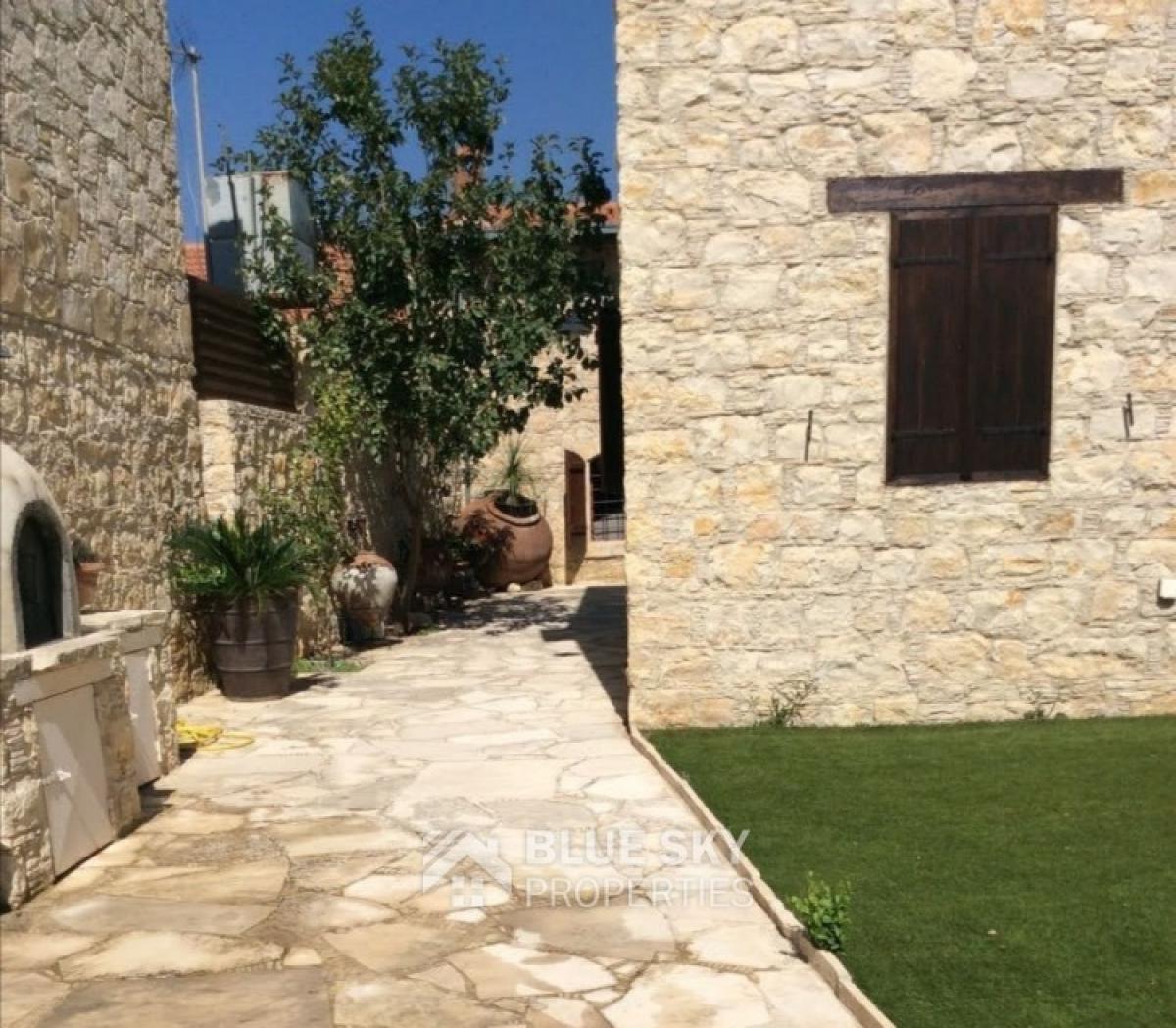 Picture of Home For Sale in Lofou, Limassol, Cyprus