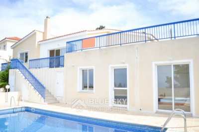 Bungalow For Sale in Mesa Chorio, Cyprus