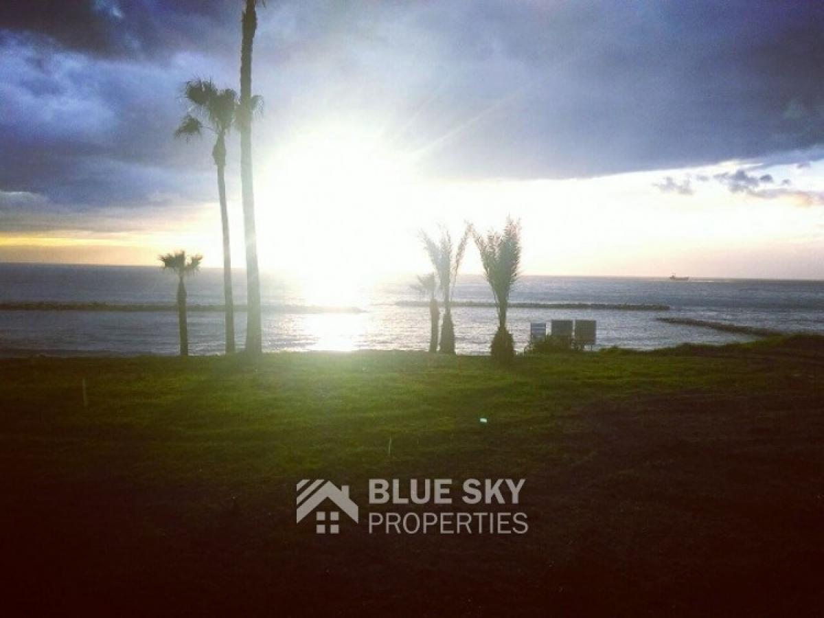 Picture of Apartment For Sale in Tombs Of The Kings, Paphos, Cyprus