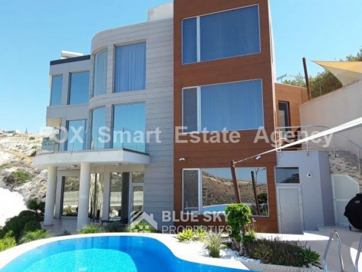 Picture of Home For Sale in Agios Tychon, Limassol, Cyprus