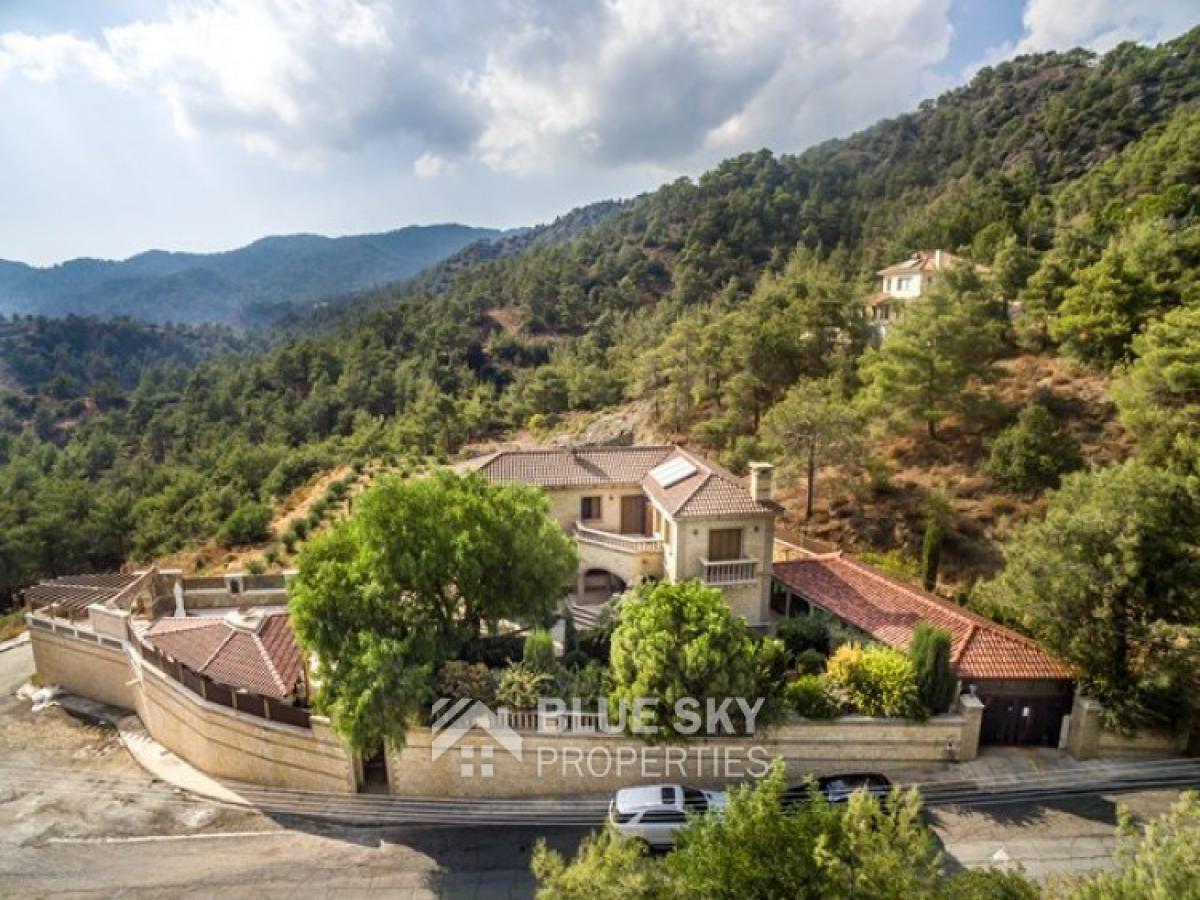 Picture of Home For Sale in Moniatis, Limassol, Cyprus