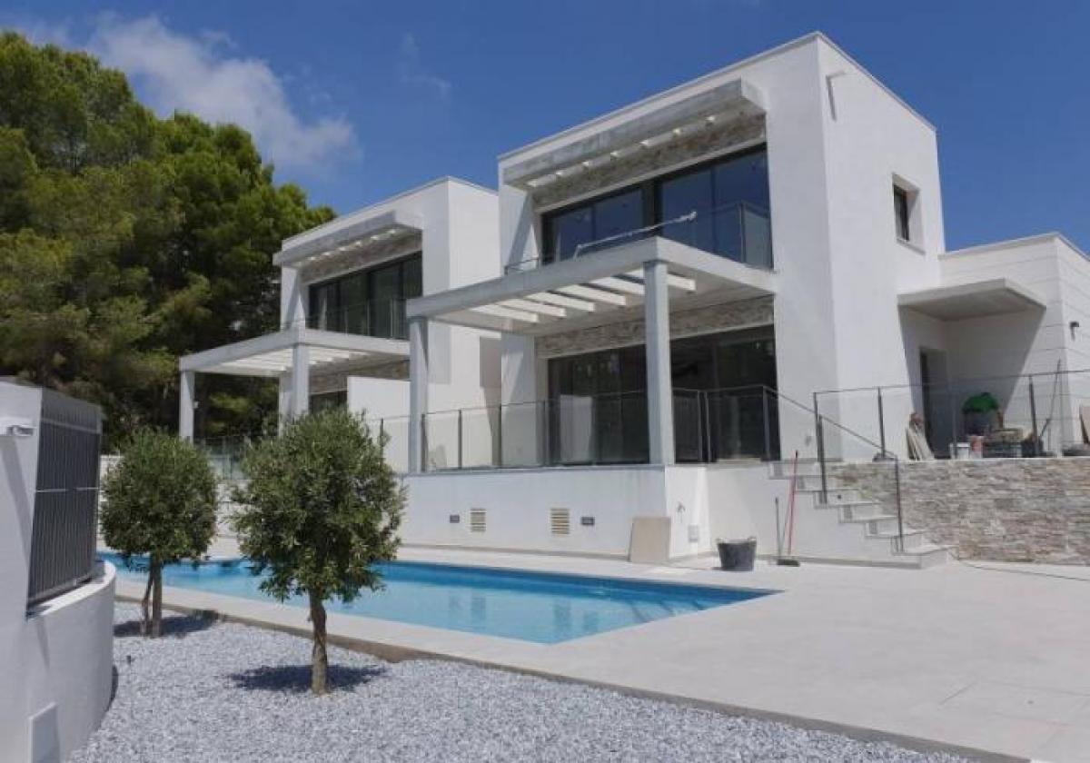 Picture of Villa For Sale in Jalon, Alicante, Spain