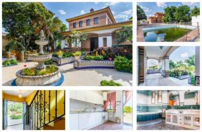 Home For Sale in Carmona, Spain