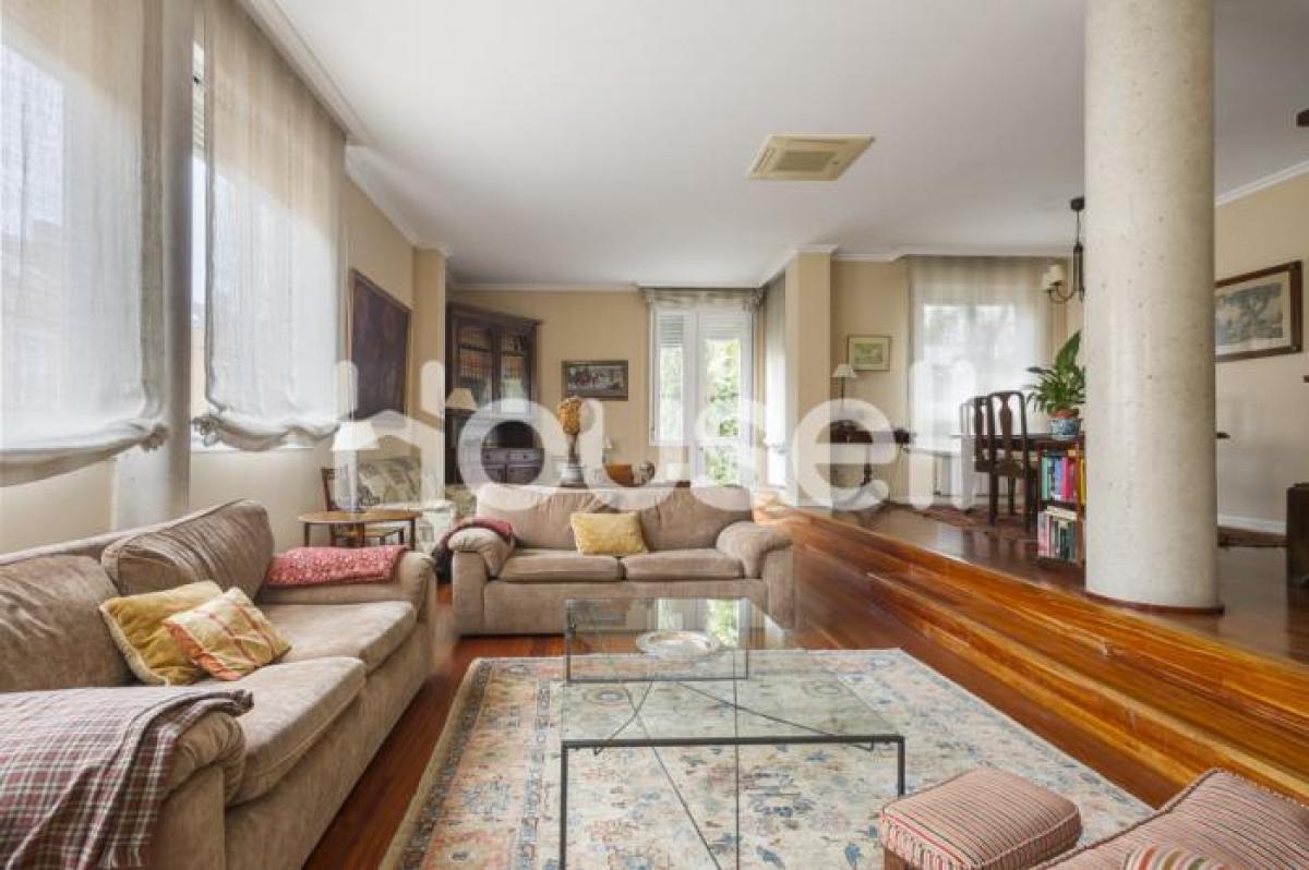 Picture of Home For Sale in Madrid, Madrid, Spain