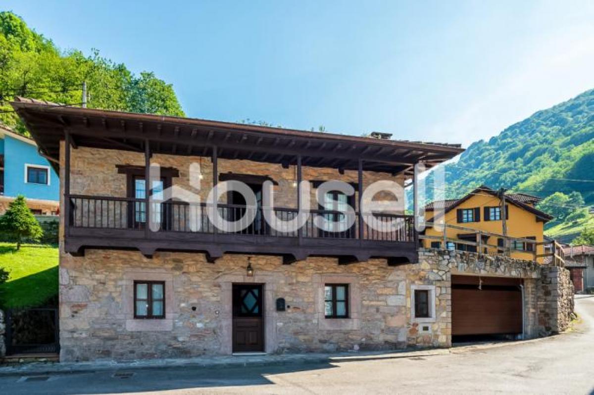 Picture of Home For Sale in Mieres, Asturias, Spain