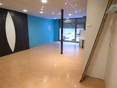 Retail For Rent in Manresa, Spain