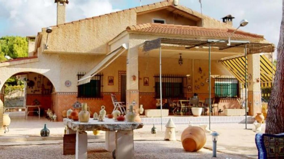 Picture of Villa For Sale in Albatera, Alicante, Spain