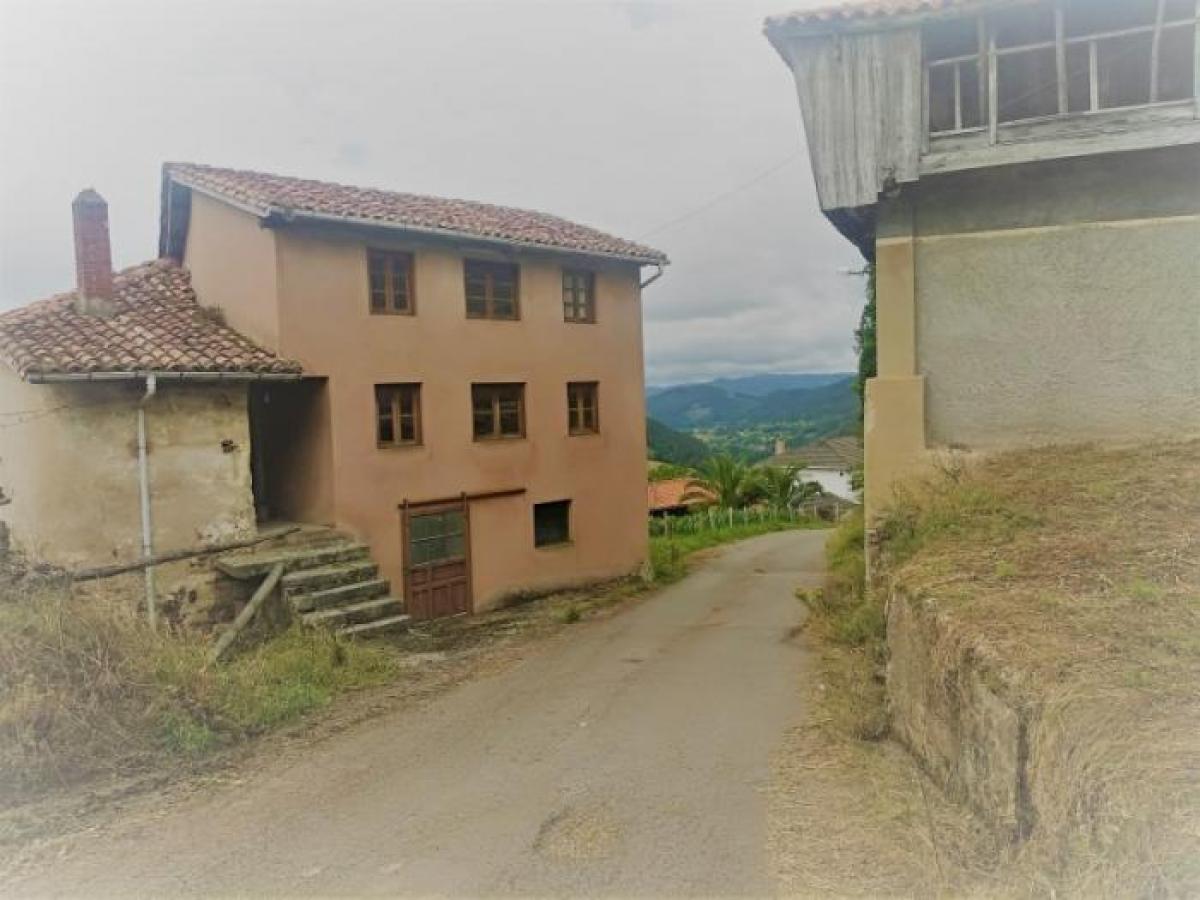 Picture of Home For Sale in Pravia, Asturias, Spain