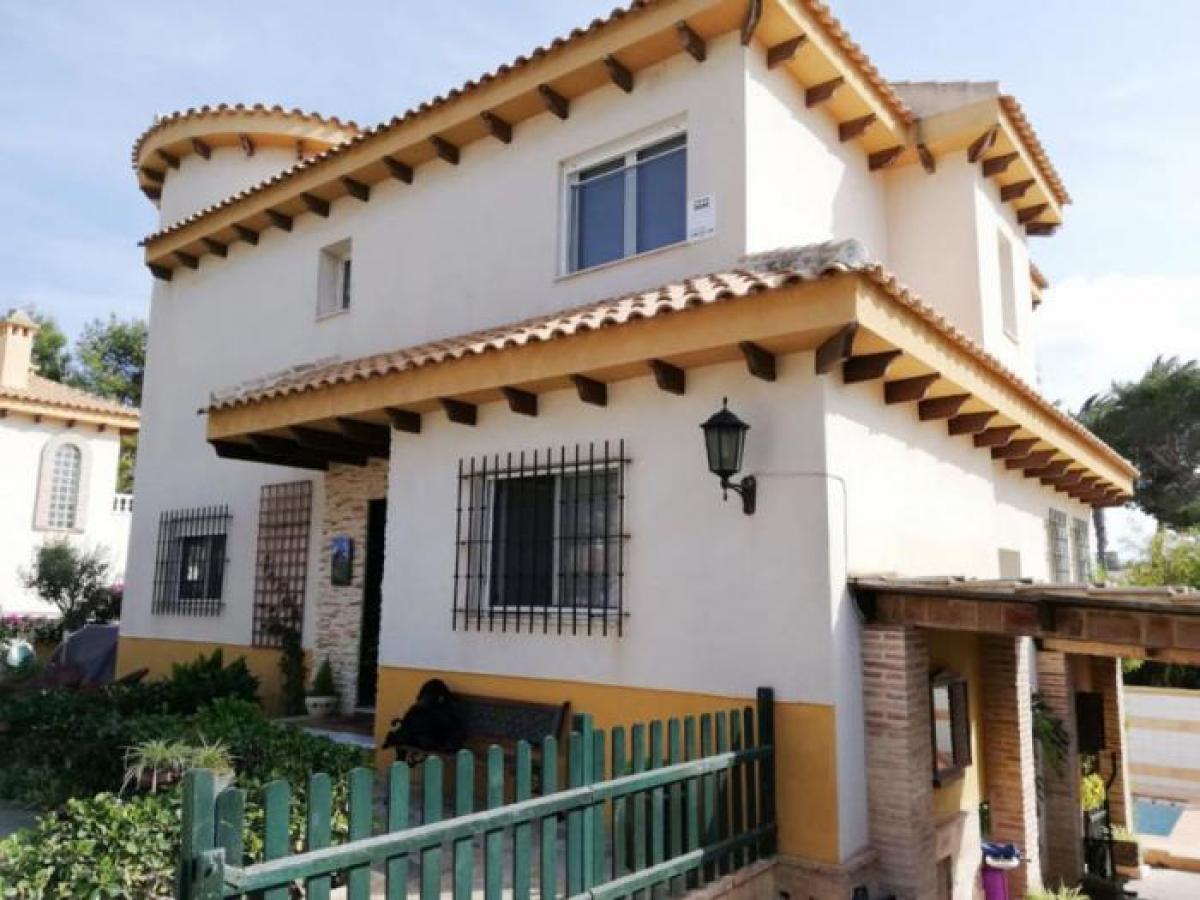 Picture of Villa For Sale in La Zenia, Alicante, Spain