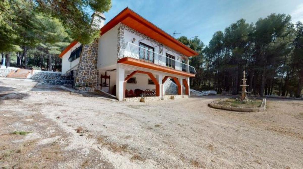 Picture of Villa For Sale in Castalla, Alicante, Spain