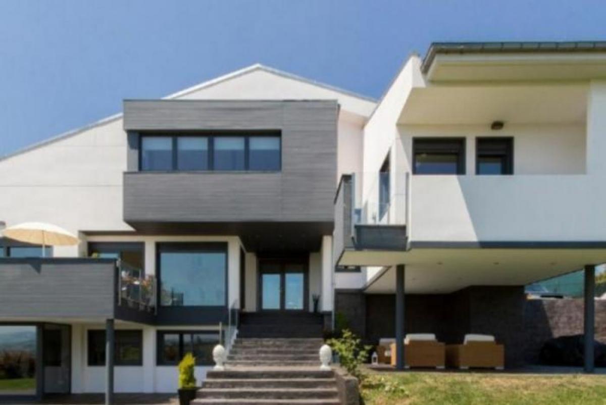 Picture of Home For Sale in San Claudio, Asturias, Spain