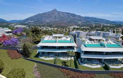 Apartment For Sale in Nueva Andalucia, Spain