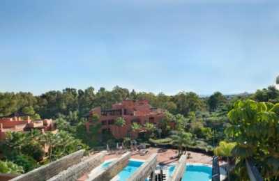 Apartment For Sale in Nueva Andalucia, Spain