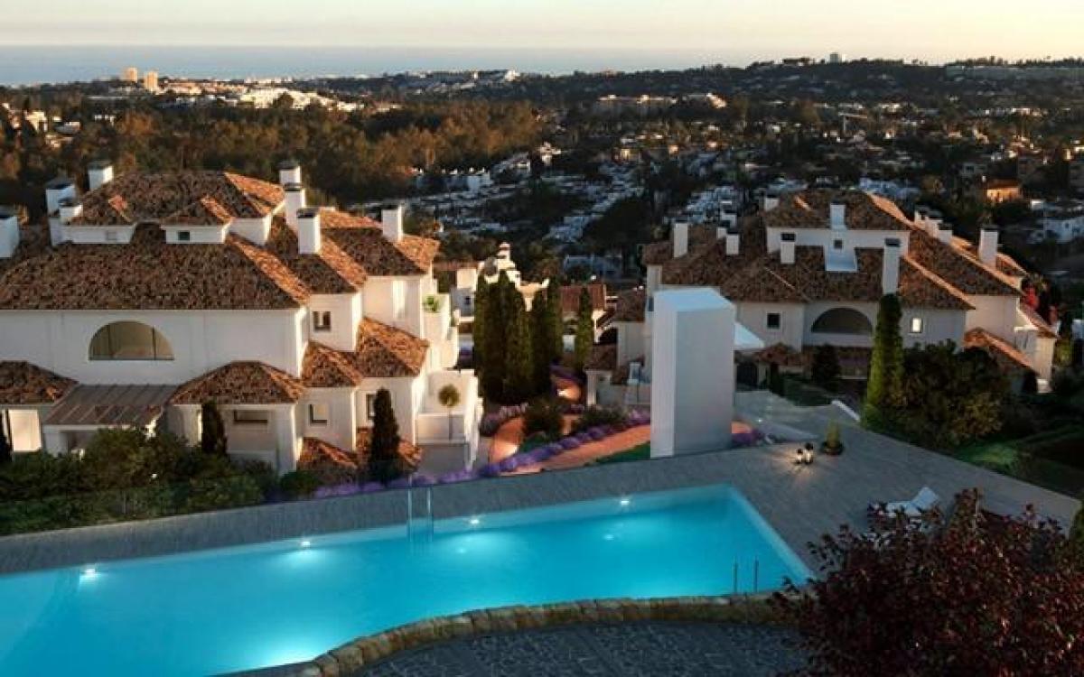 Picture of Apartment For Sale in Nueva Andalucia, Malaga, Spain