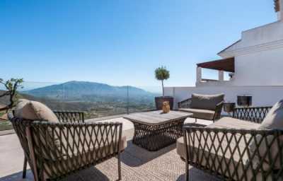 Apartment For Sale in La Mairena, Spain