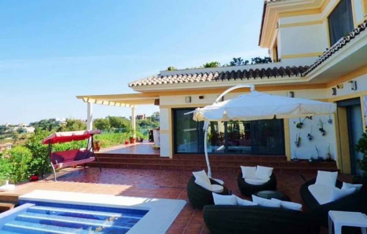 Picture of Apartment For Sale in La Mairena, Malaga, Spain