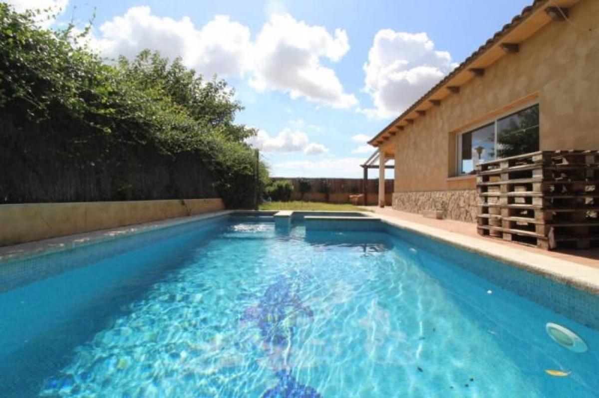 Picture of Home For Sale in Banyeres Del Penedes, Catalonia, Spain