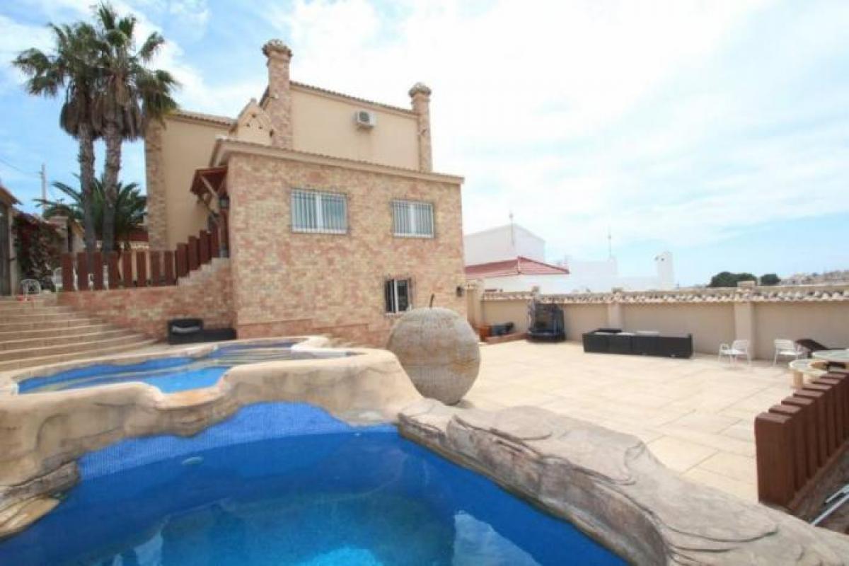 Picture of Home For Sale in San Miguel De Salinas, Alicante, Spain