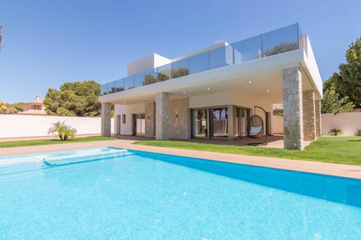 Picture of Villa For Sale in Campoamor, Alicante, Spain