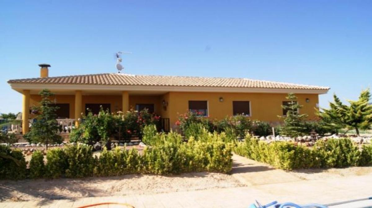 Picture of Villa For Sale in Pinoso, Alicante, Spain