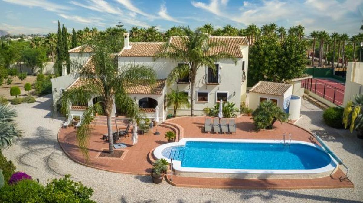 Picture of Home For Sale in Almoradi, Alicante, Spain