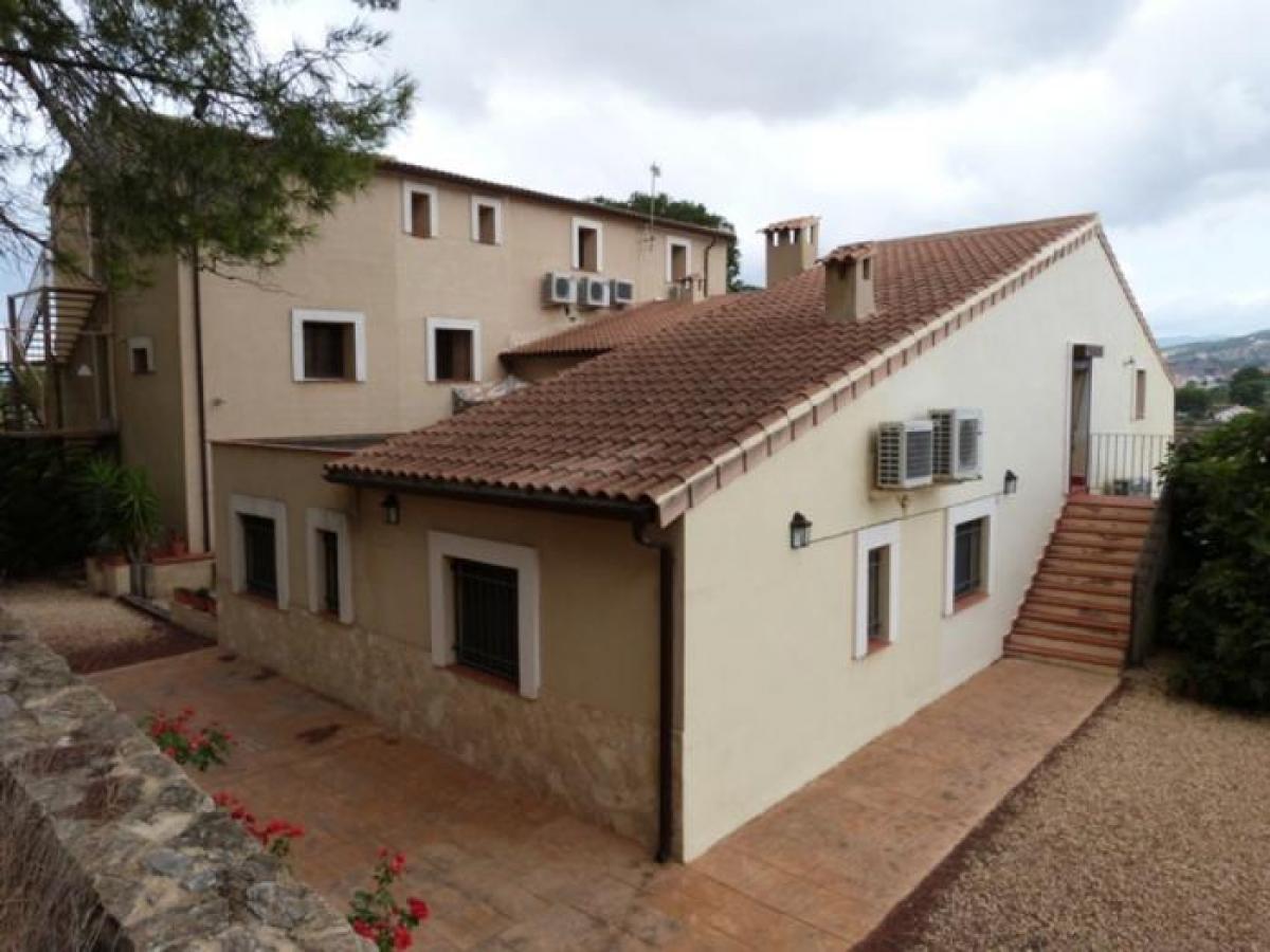 Picture of Apartment For Sale in Ibi, Alicante, Spain