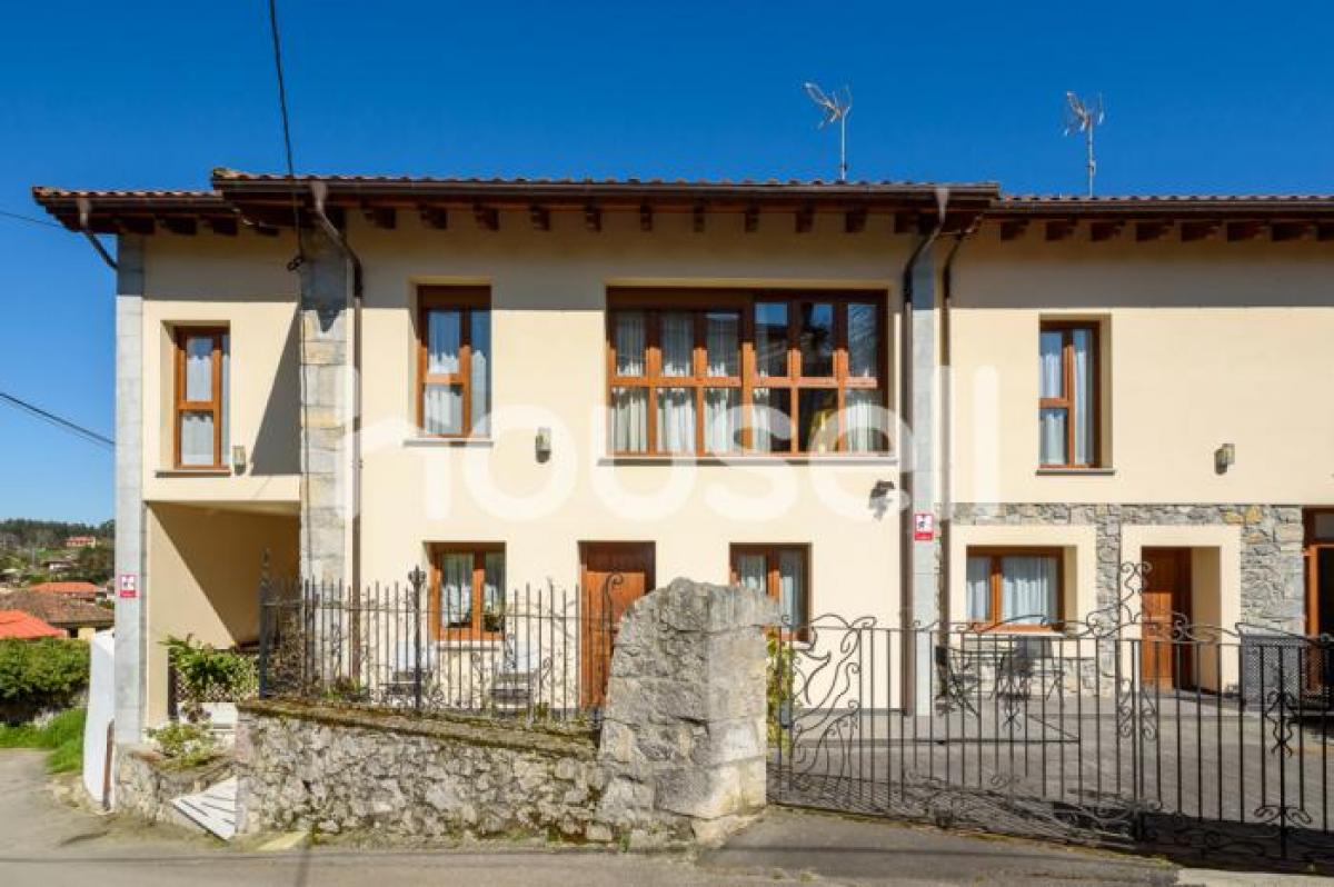 Picture of Home For Sale in Llanes, Asturias, Spain