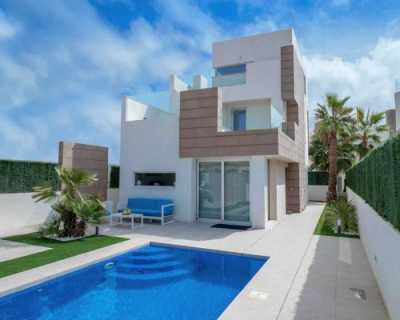 Villa For Sale in Guardamar Del Segura, Spain