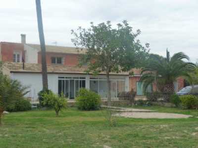 Villa For Sale in Elche, Spain