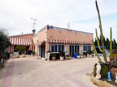 Villa For Sale in Elche, Spain