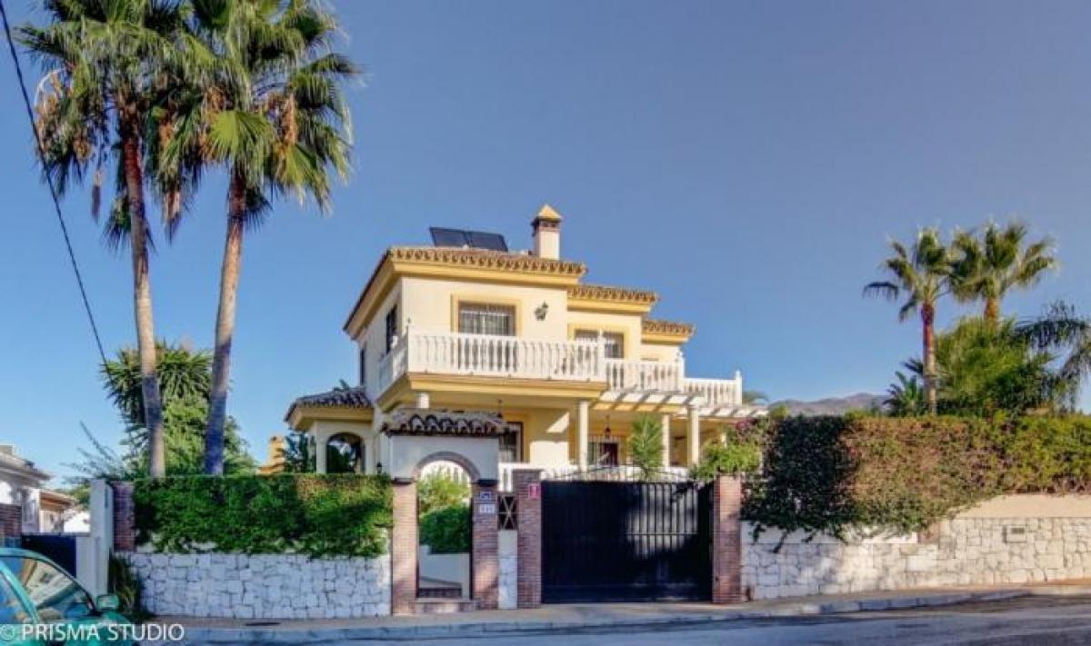 Picture of Villa For Sale in Fuengirola, Malaga, Spain