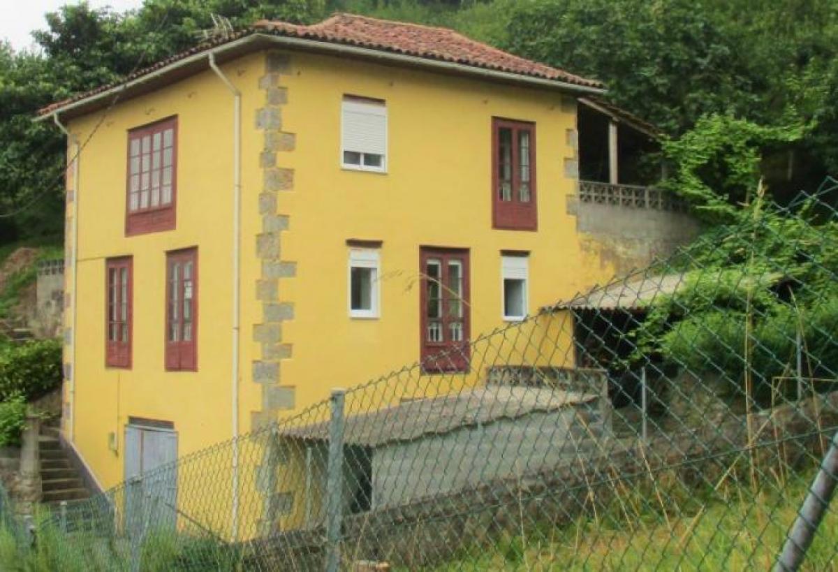 Picture of Home For Sale in Pravia, Asturias, Spain