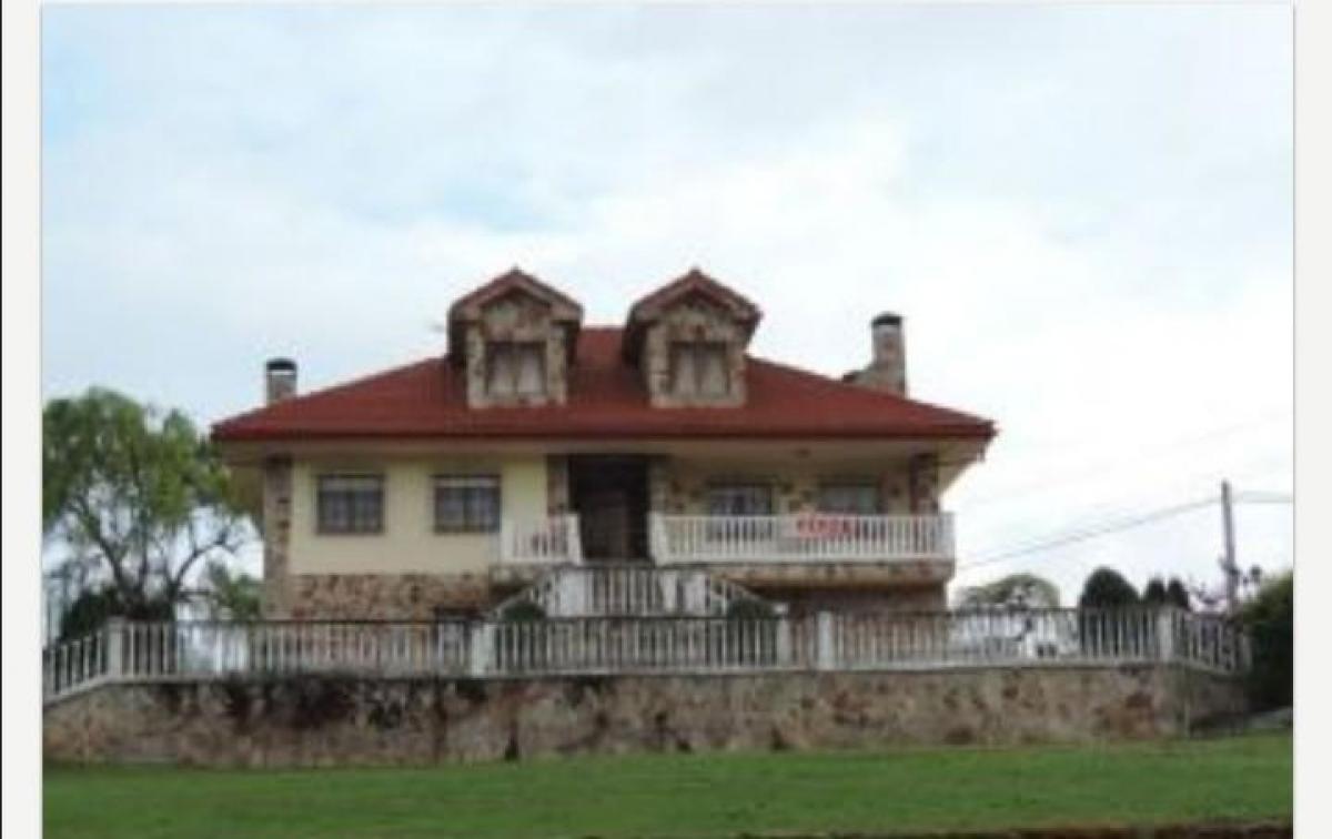 Picture of Home For Sale in Soto del Barco, Asturias, Spain