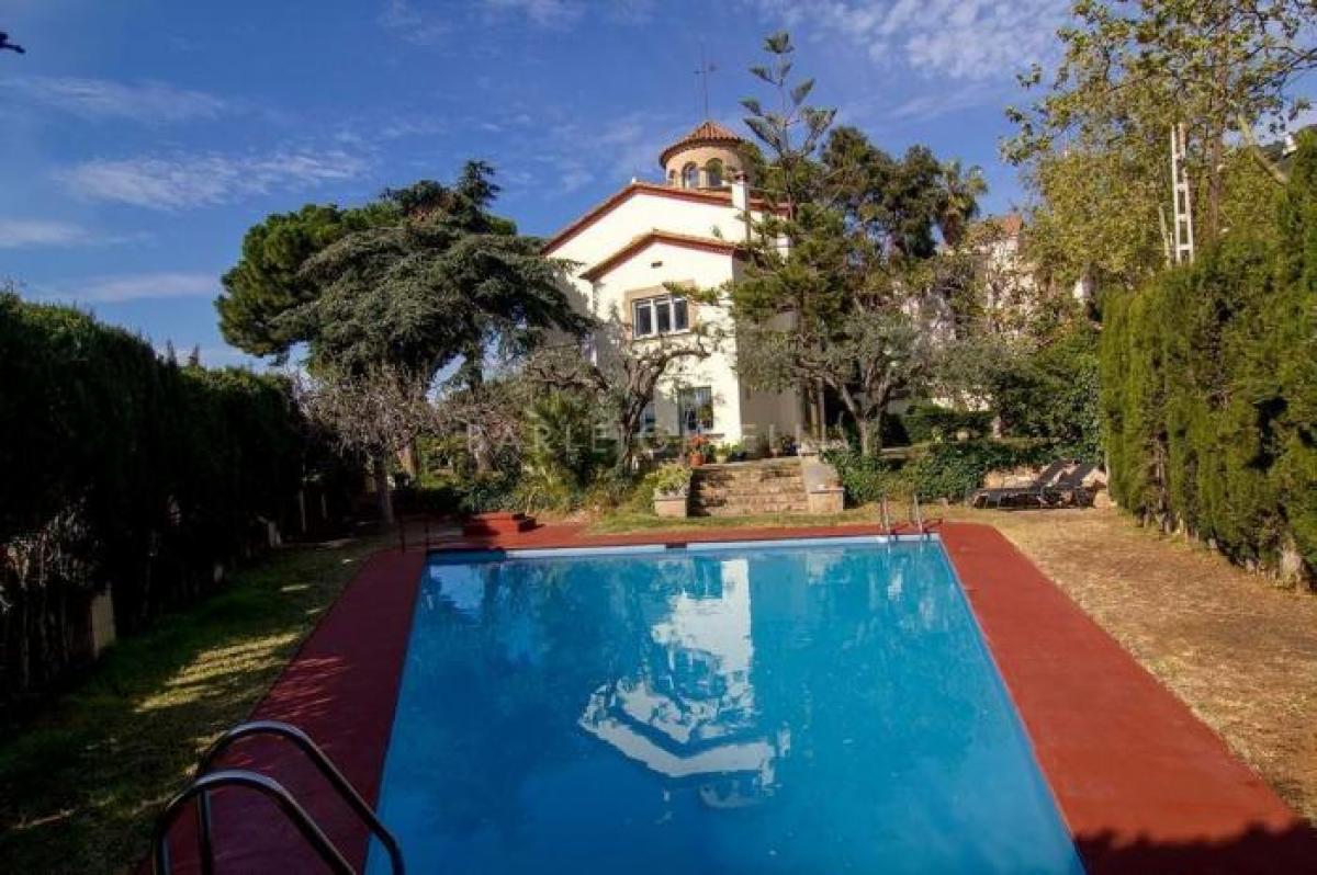Picture of Villa For Sale in Barcelona, Barcelona, Spain